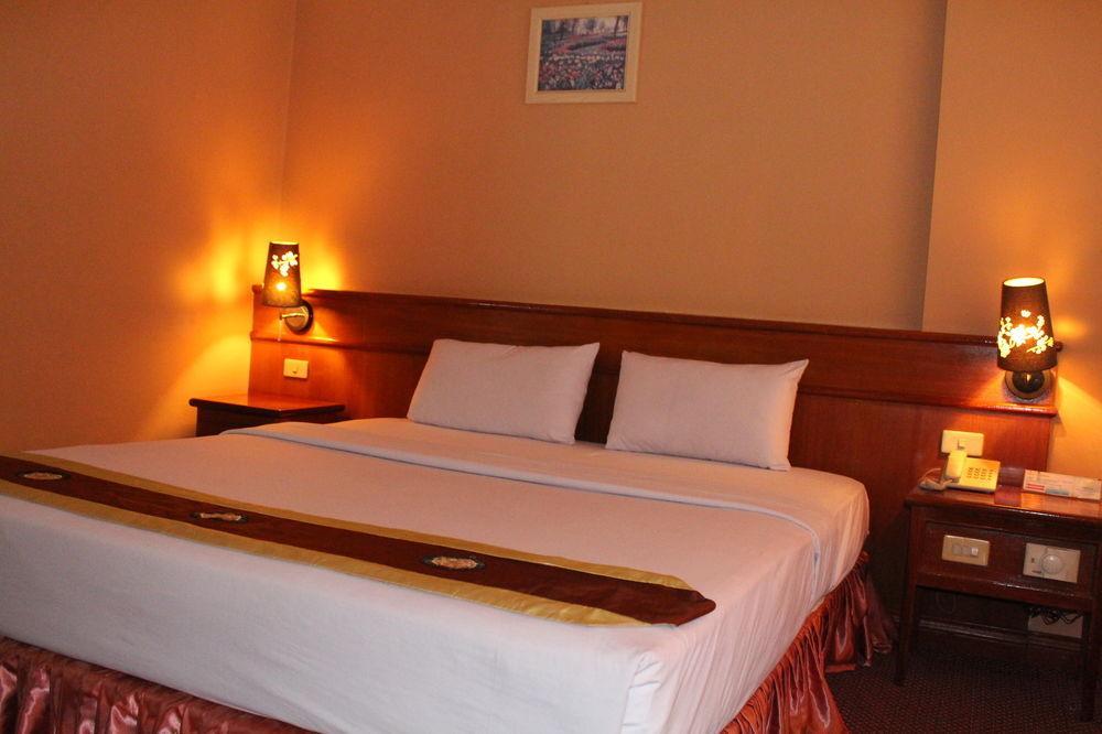 Princess Hotel Phnom Pen Exterior foto