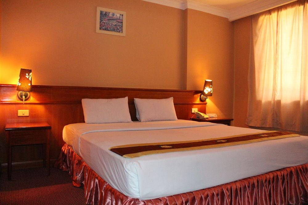 Princess Hotel Phnom Pen Exterior foto